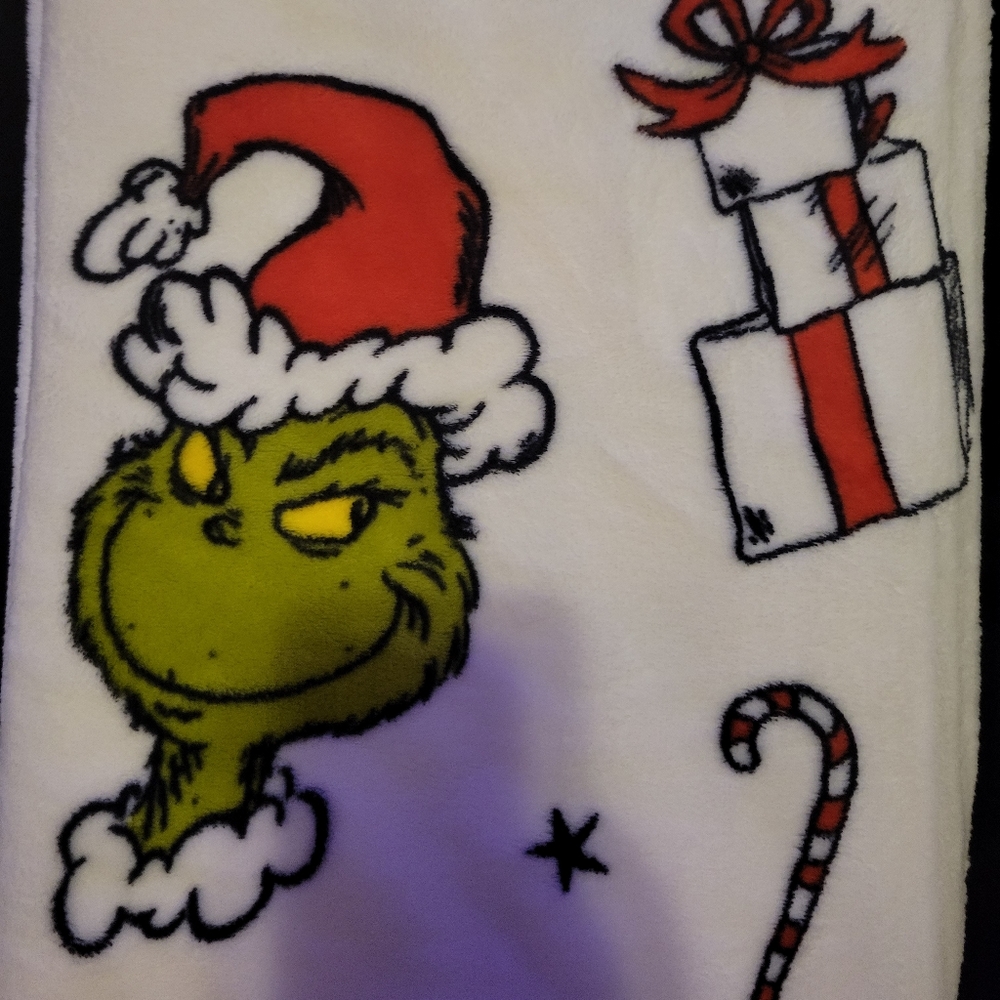 Dr. Seuss The Grinch Christmas oversized throw blanket
